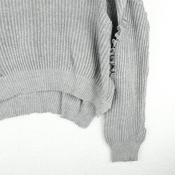 If It Were Me Sweater Womens Medium Gray Distressed Cropped Oversized Outdoor - Picture 3 of 9